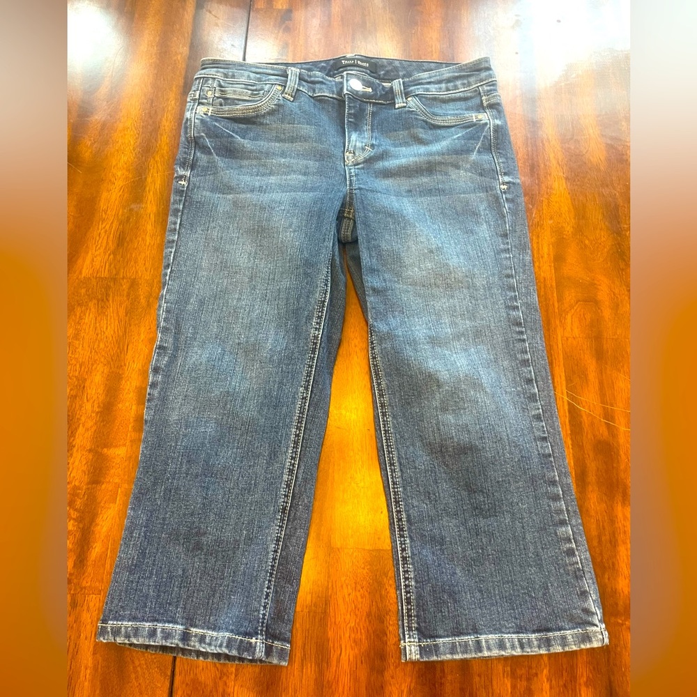 White House Black Market denim pedal pushers size 2 crop skimmer